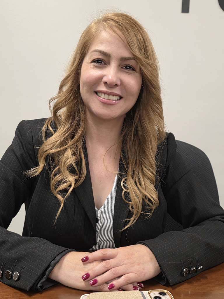 Adriana - Consultora Financiera
